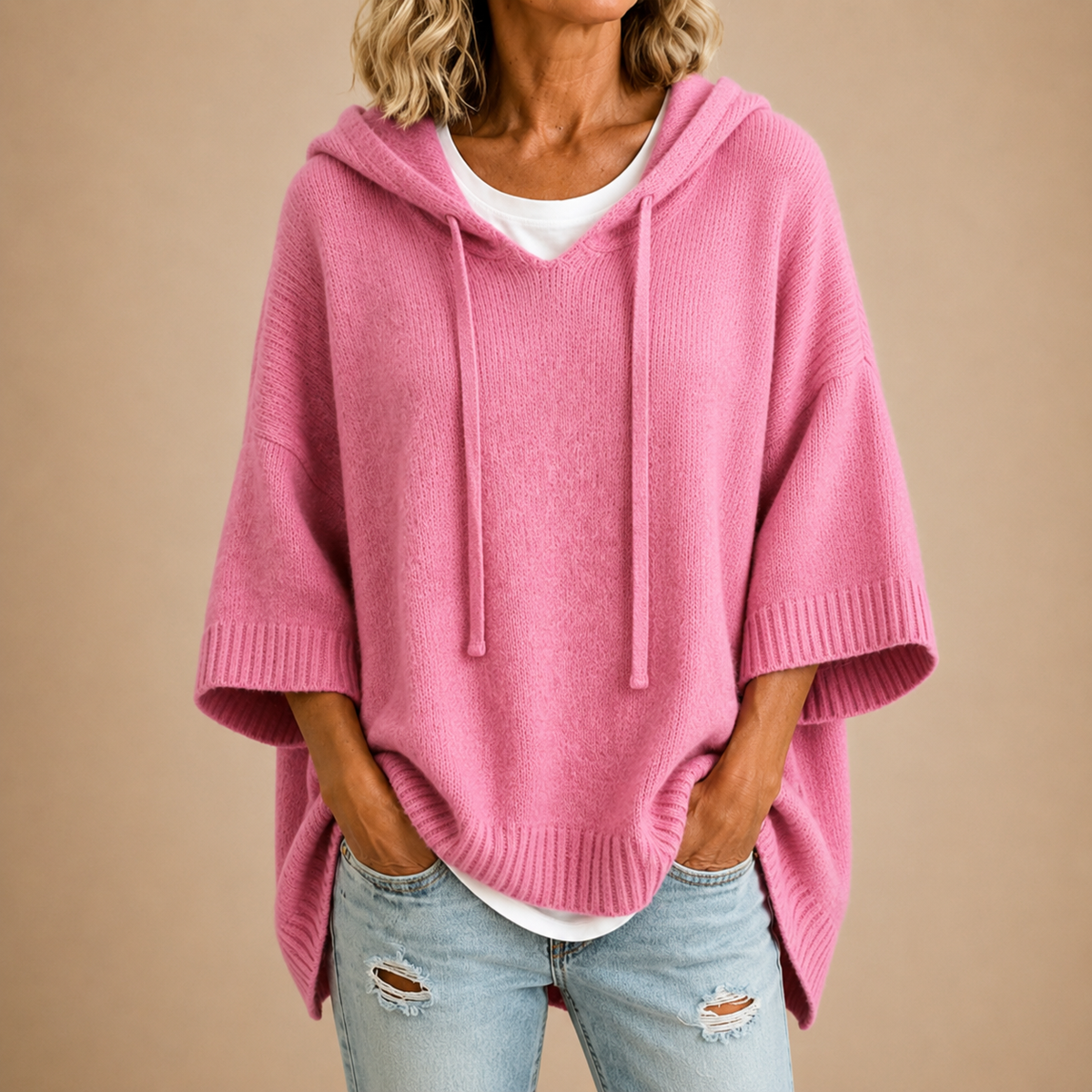 SOFIA | Poncho in Maglia con Cappuccio Rosa