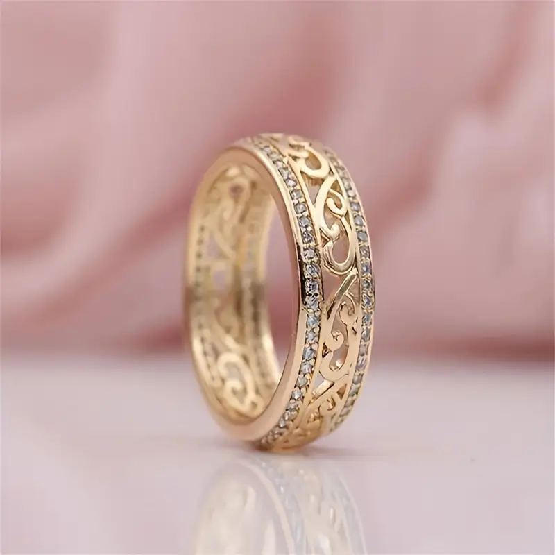 Anello in oro lucido e cavo