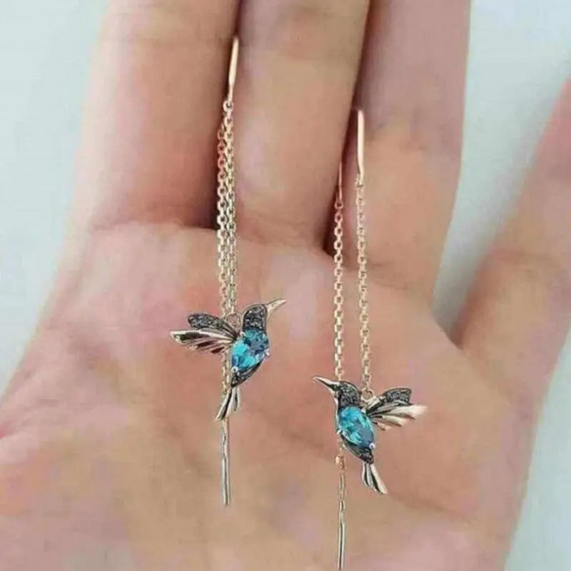 CRISTIANA | Orecchini a Filo con Colibrì in Oro e Cristalli