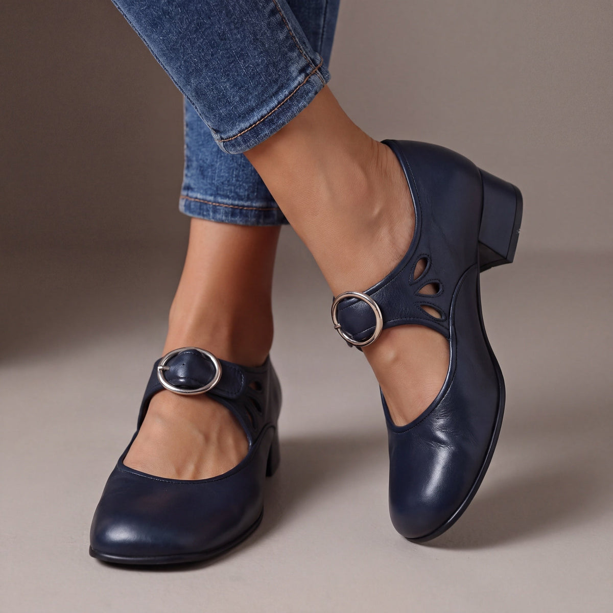 VERONICA™ | Ballerine in Pelle con Cinturino e Tacco