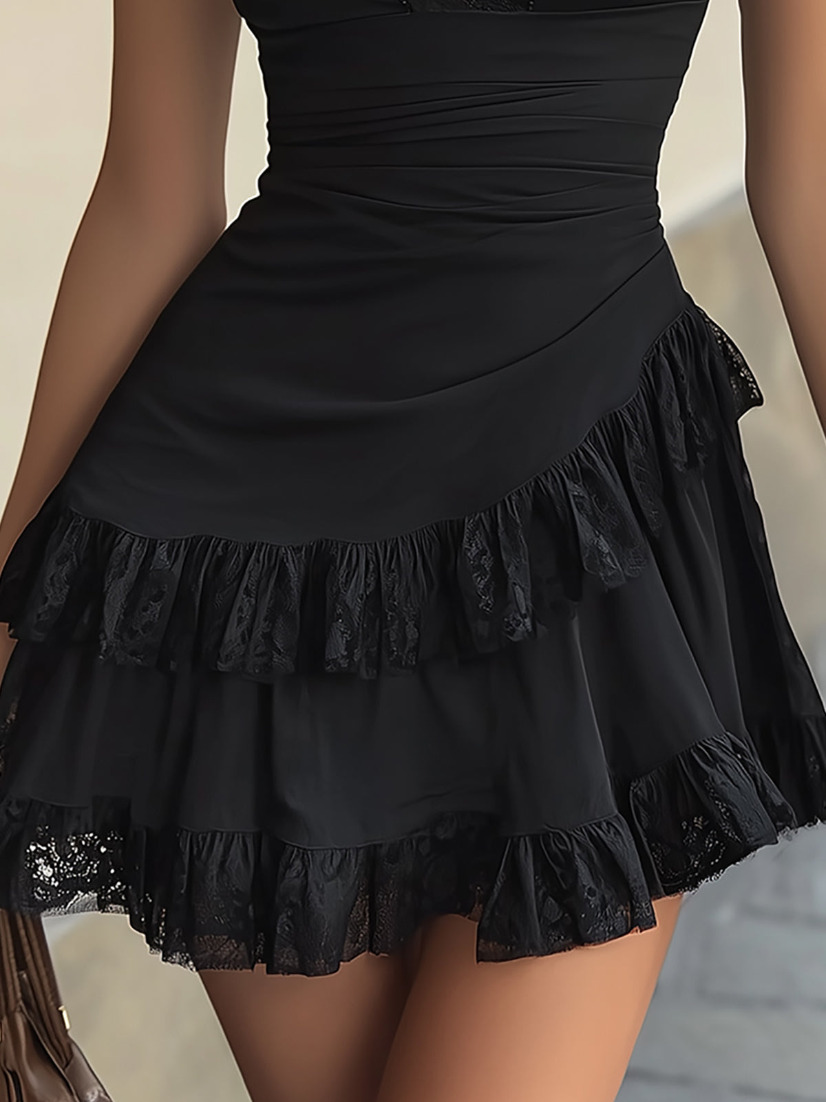 ELISA™ | Mini Abito Nero con Volant in Pizzo