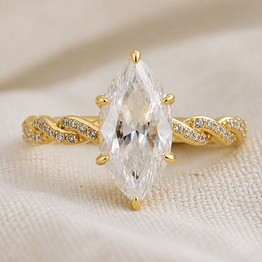 COSIMA | Anello Dorato con Cristallo Marquise