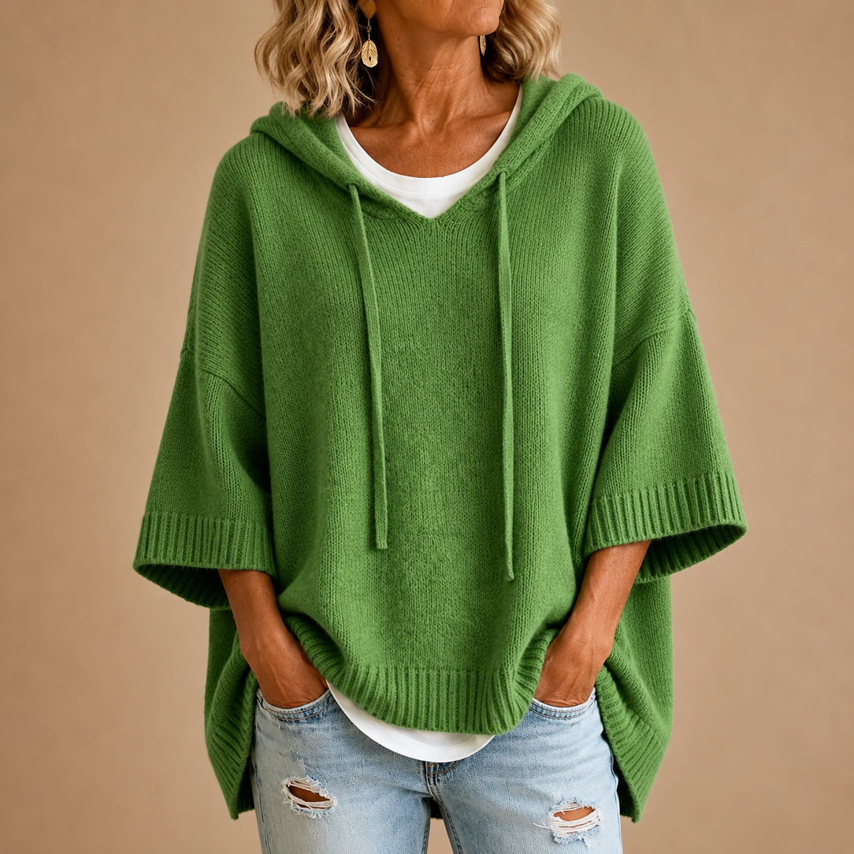 ELENA | Poncho in Maglia con Cappuccio Verde