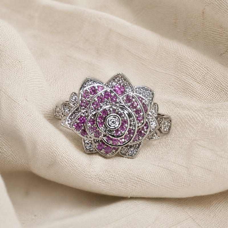 LIVIA | Anello Argentato a Fiore