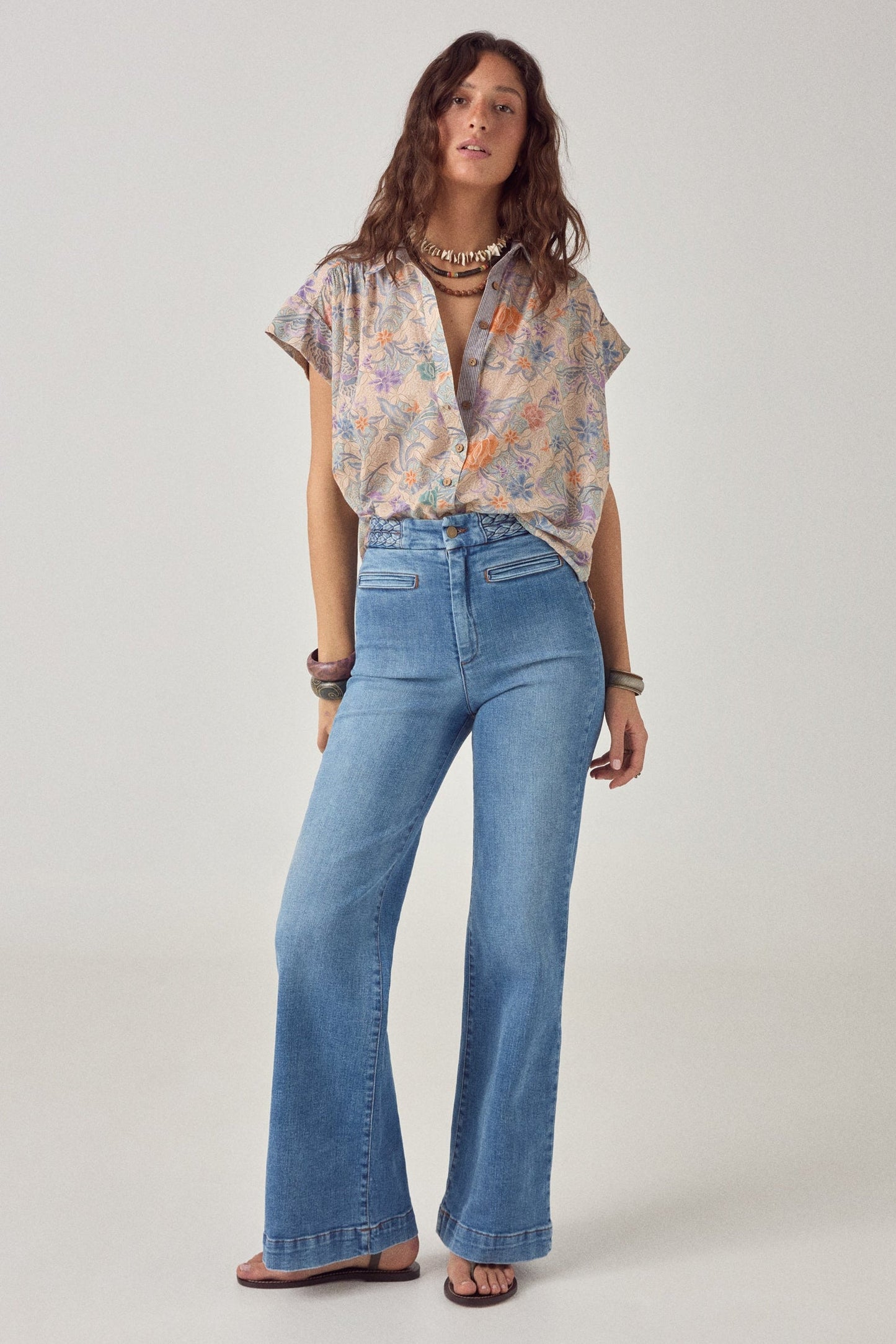 CAMISA FLORA CONTRASTE™