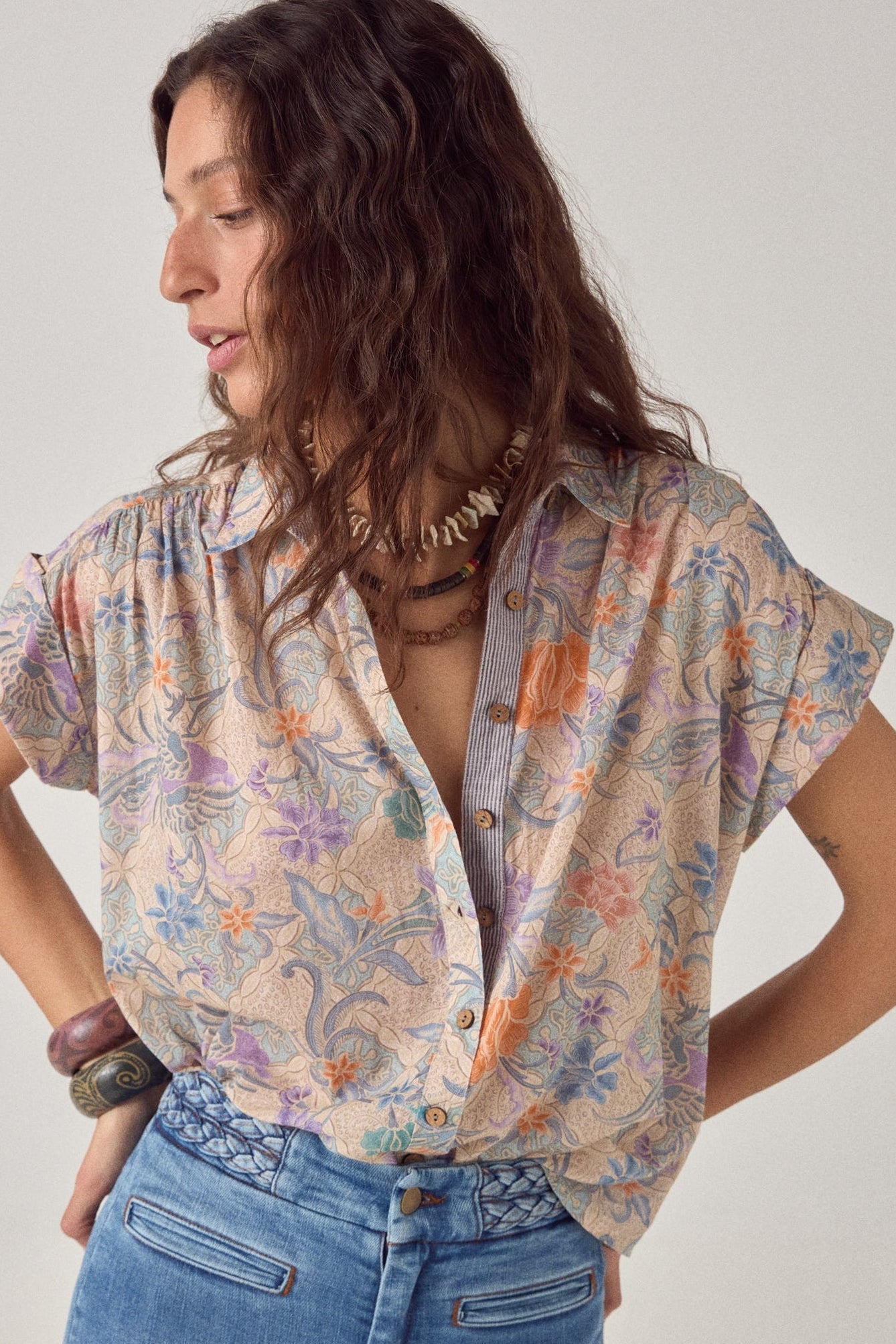 CAMISA FLORA CONTRASTE™