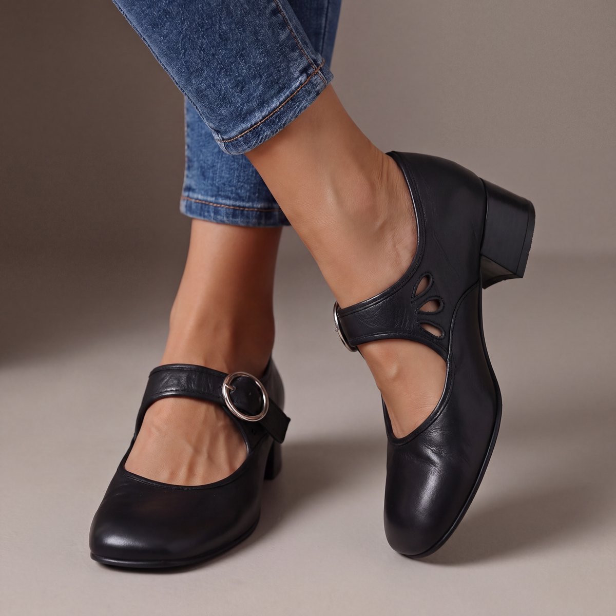 VERONICA™ | Ballerine in Pelle con Cinturino e Tacco
