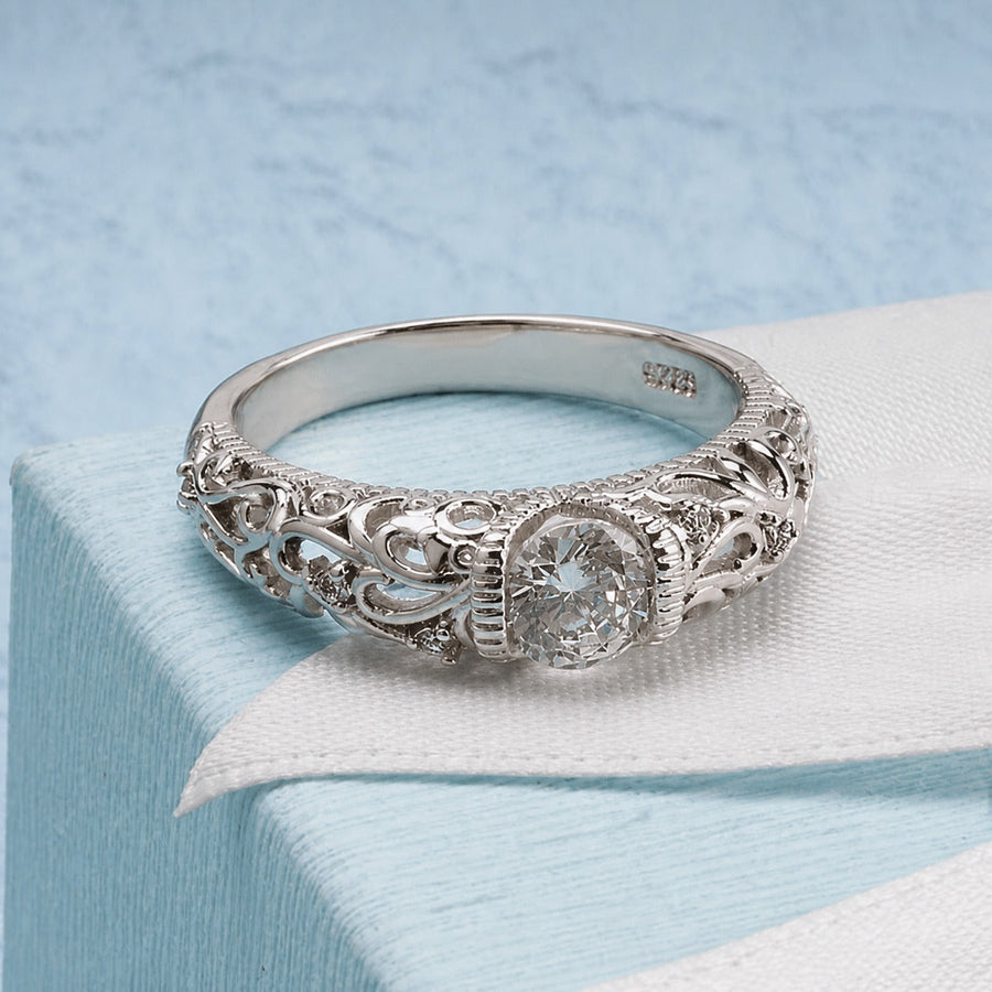 CLARA | Anello Argentato con Zirconi