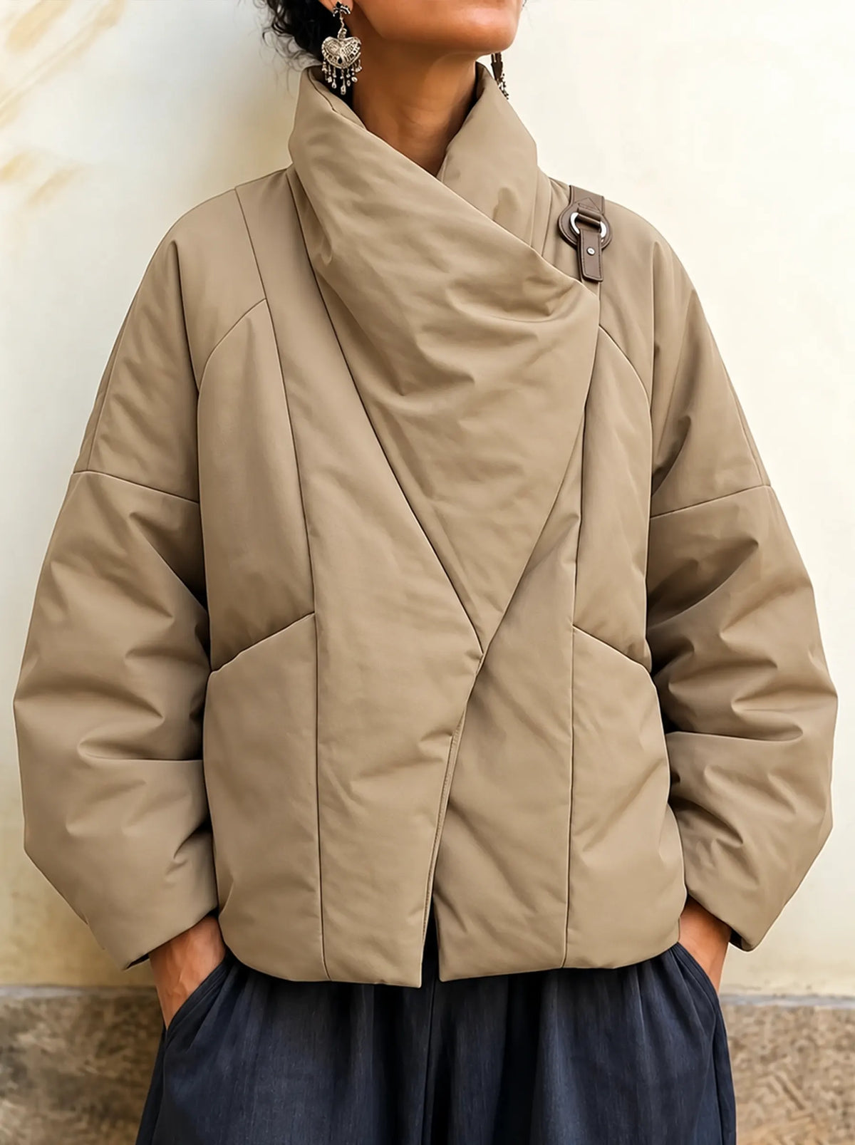ELOWEN™ | Giacca Imbottita con Collo Drappeggiato