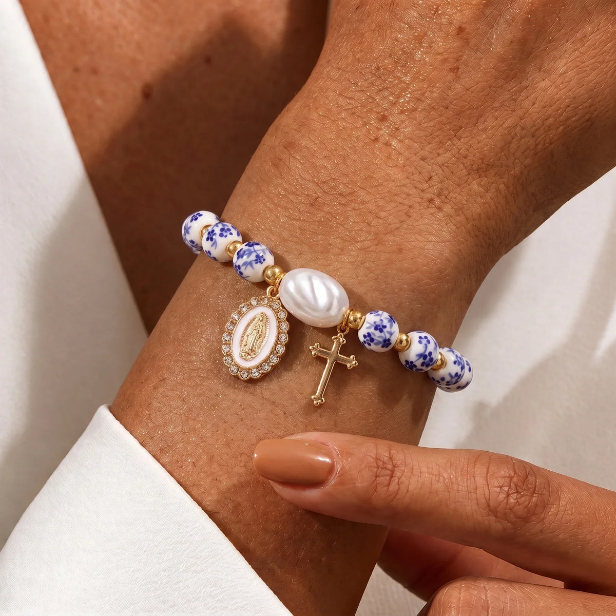 Bracciale in Ceramica con Medaglia e Croce
