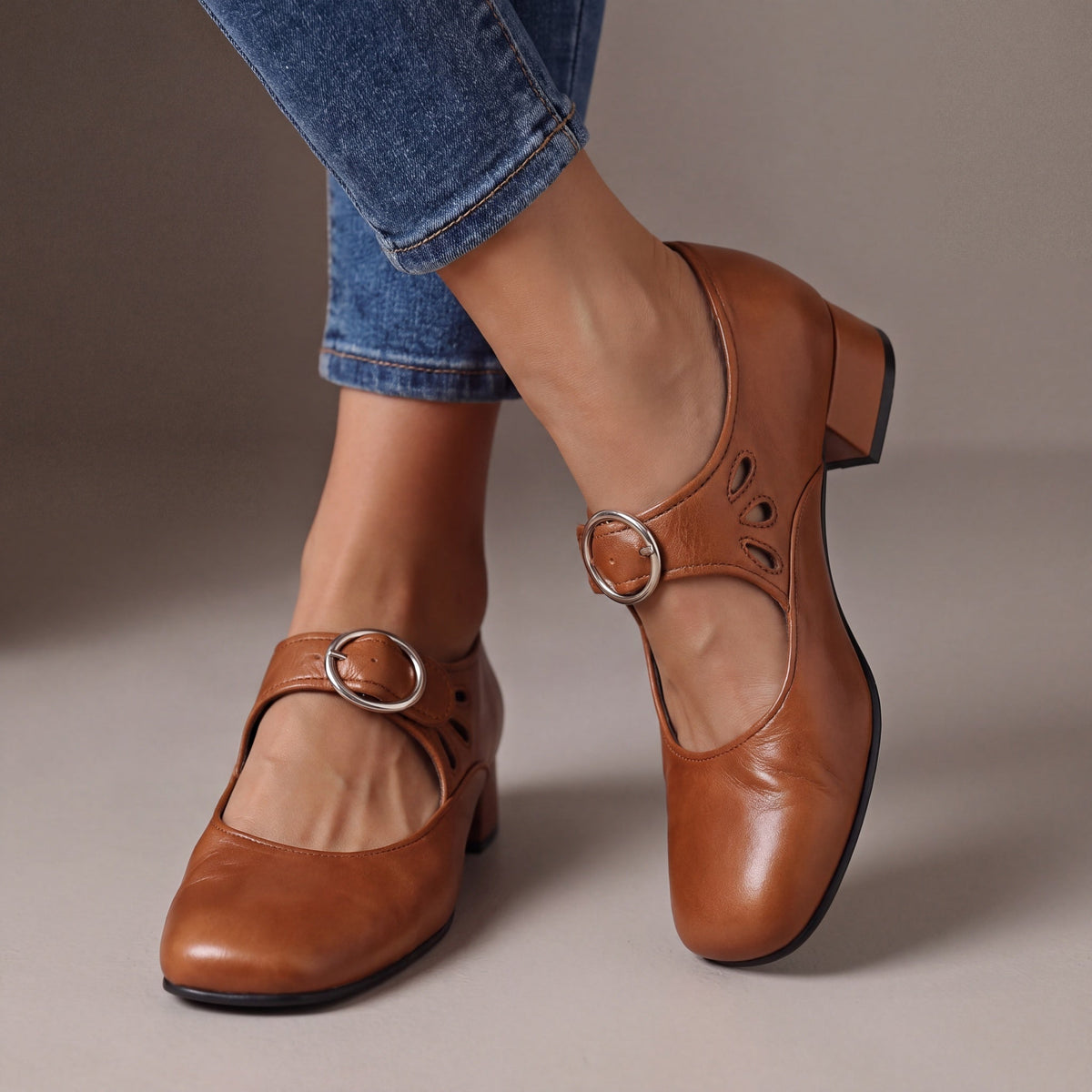 VERONICA™ | Ballerine in Pelle con Cinturino e Tacco