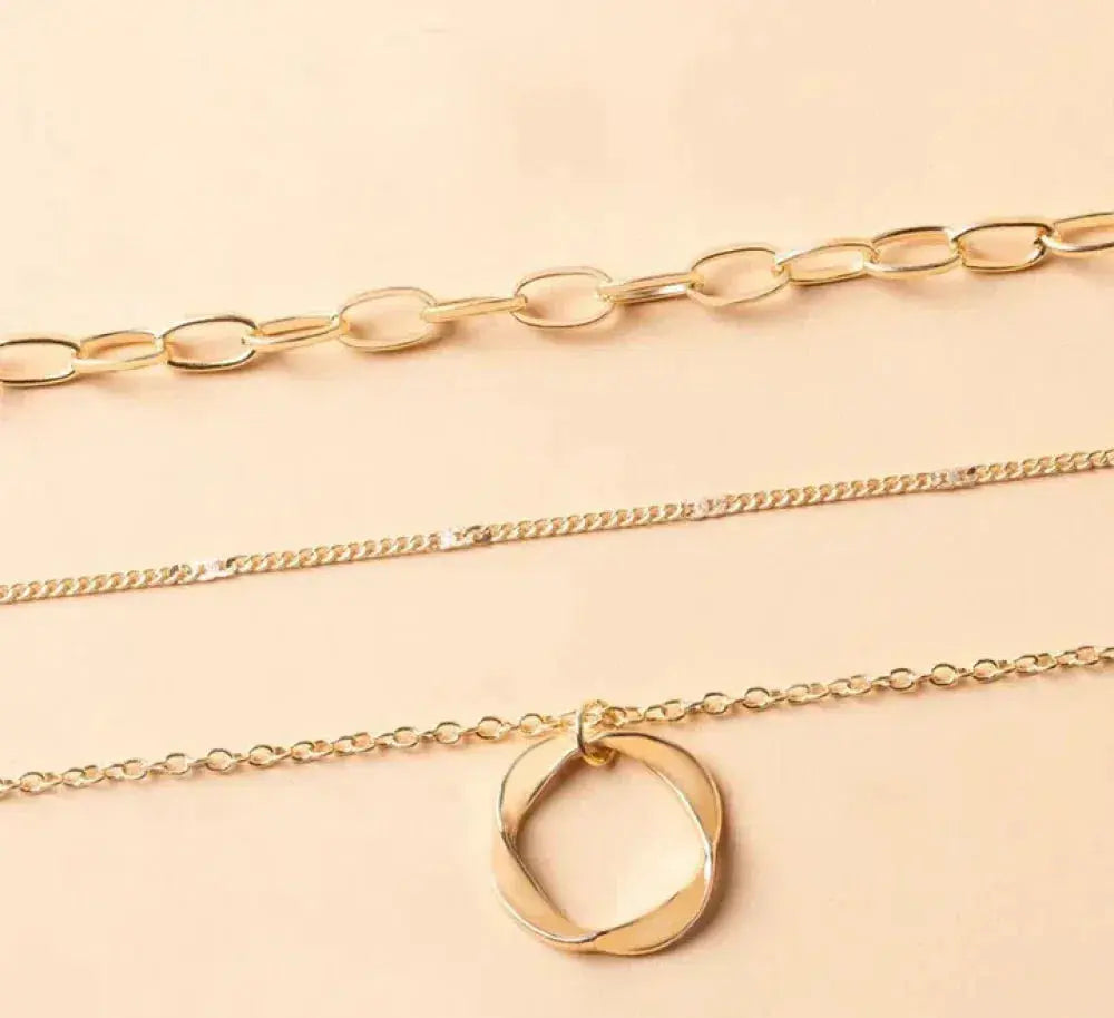 GIANNA | Collana Dorata Classica a Strati con Pendente