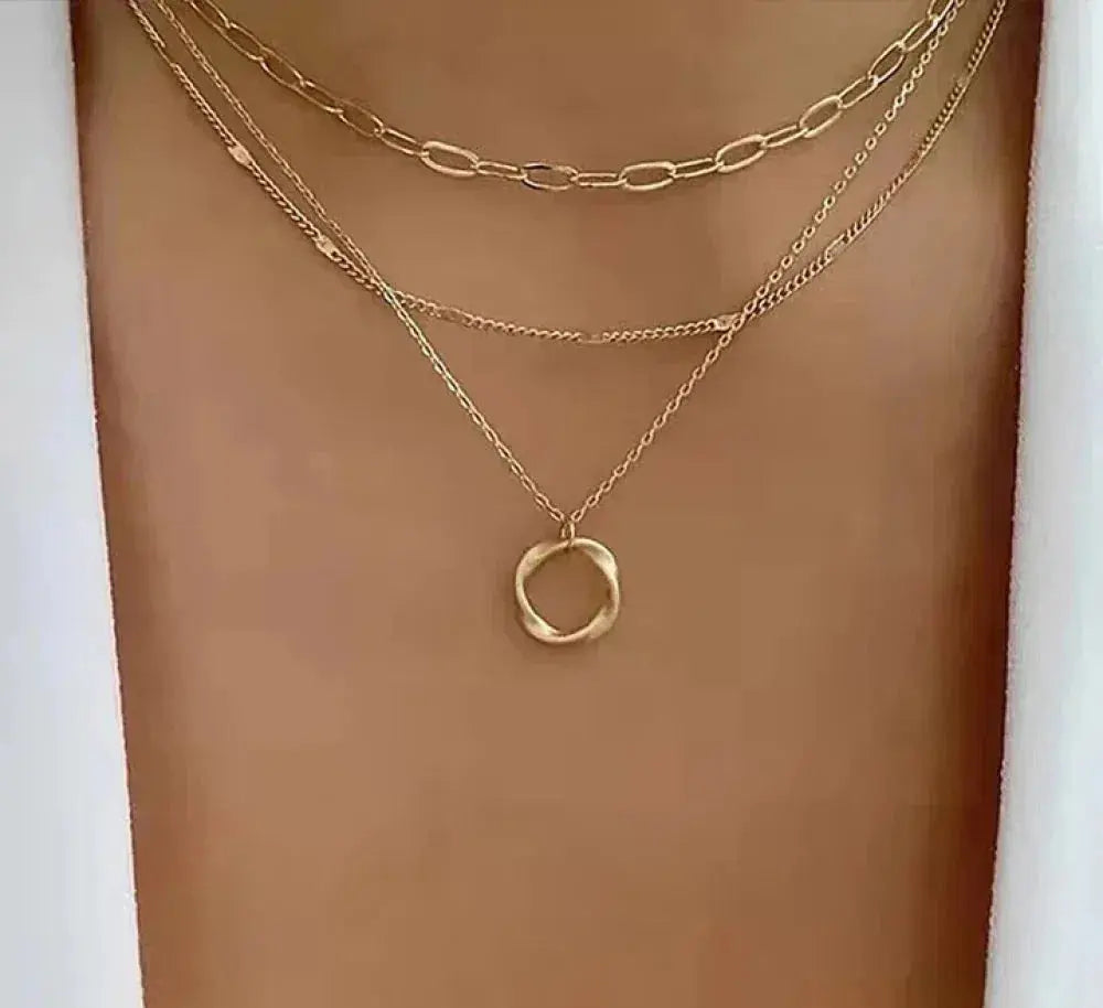 GIANNA | Collana Dorata Classica a Strati con Pendente